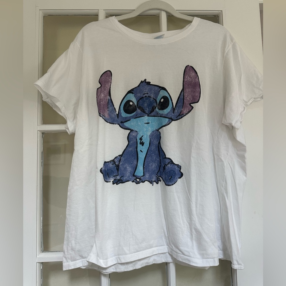 Disney “Stitch” Shirt (Size XXL)